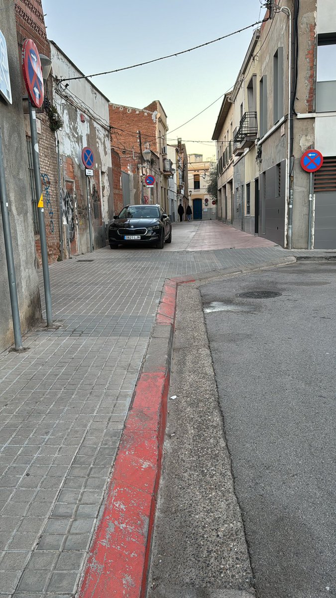 ForeverMonikac's tweet photo. @PoliciaSabadell seguim! https://t.co/uZ0Wkq7o3V
