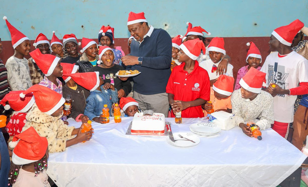 paulinenjoroge's tweet photo. Our very own Father Christmas 🎅 https://t.co/FlXiTrhf30