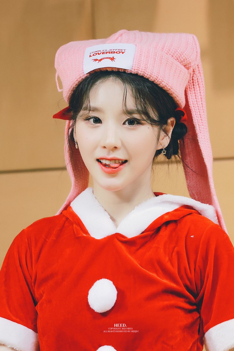 heed_heejin tweet picture