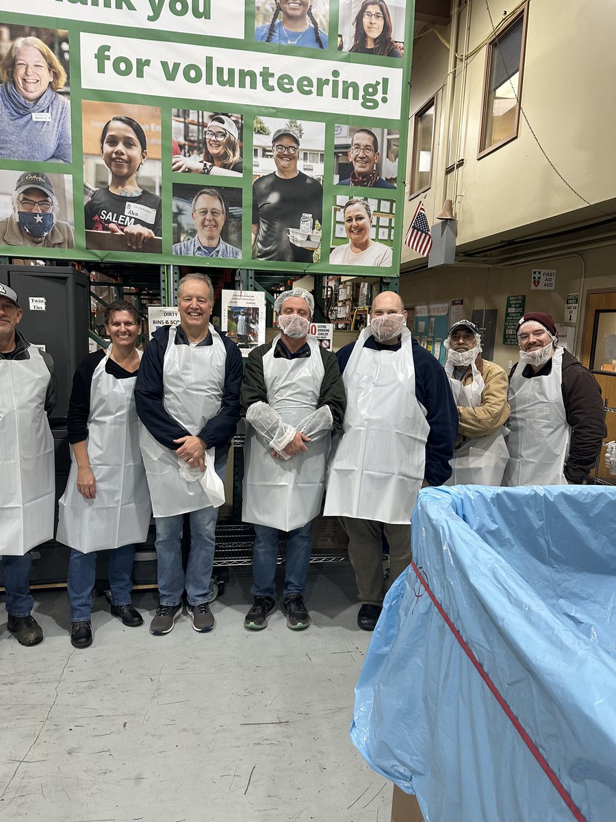 TheRootXCompany's tweet image. The RootX crew volunteered at the Marion Polk food share to help out during the busy Christmas season. #foodshare #trenchless #sewerscope