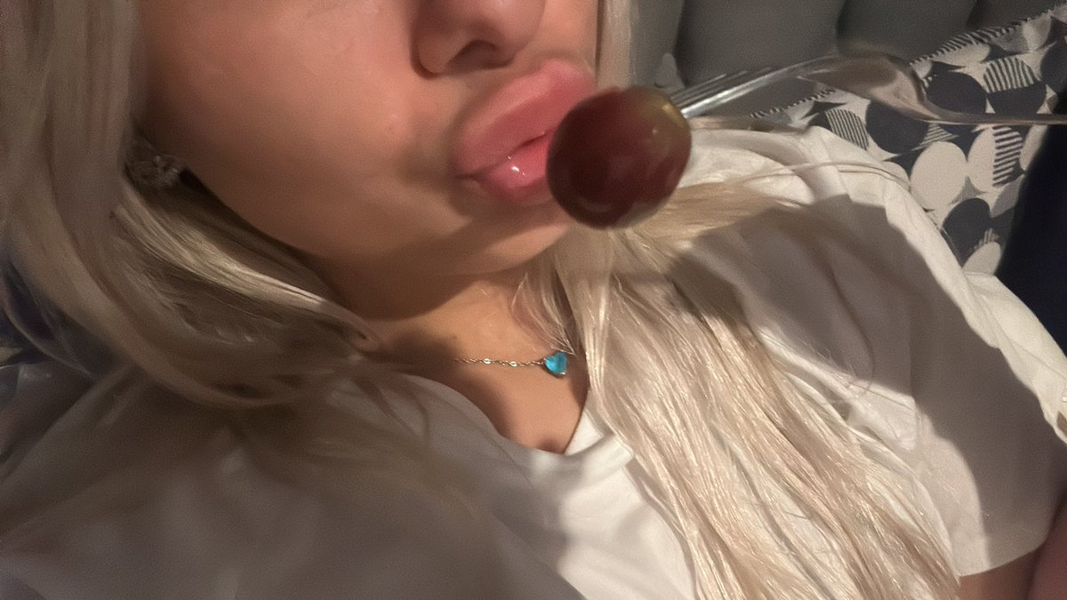 princess31405's tweet photo. bored send me money you pigs 

#findom https://t.co/dGeHetzn7L