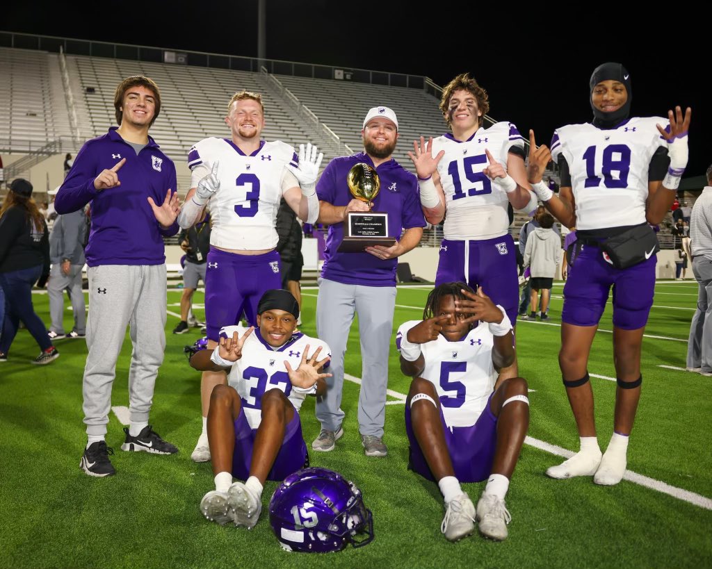 Coach Holland tweet media