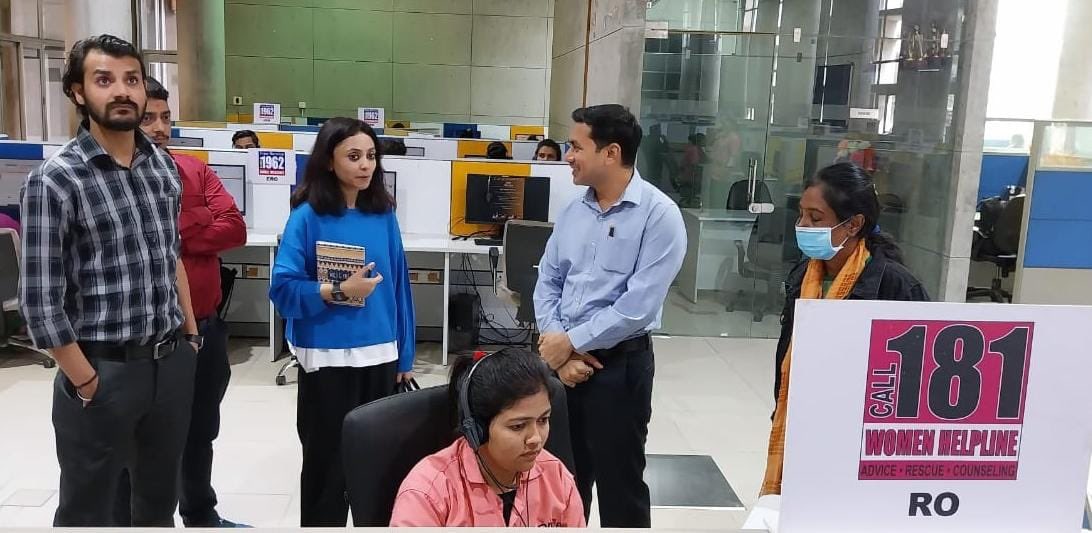 WCDGujarat's tweet photo. 181 Abhyam Women Helpline is a unique system that provides round-the-clock support to women in need. The helpline has been praised by the technical team of the Ministry of Women and Child Development, Government of India, https://t.co/LJITQQrr9y