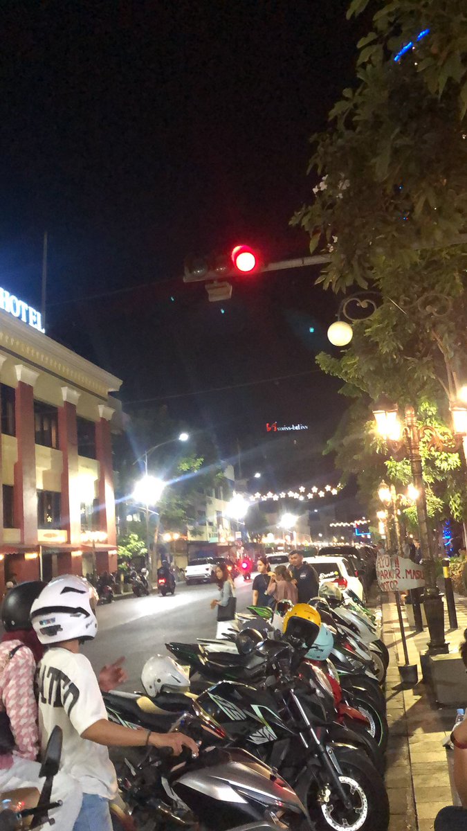 segabut itu anjir malming sendirian disini