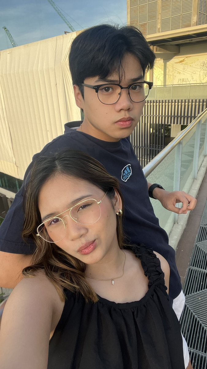 netnetbunge's tweet photo. walang twt or di active here si bf kaya dito ko nalang sya ppost hehe. 

putangina ang gwapo gwapo mo sana habang buhay na tayo kasi wala nang mas ggwapo pa sayo. minsan iniisip ko bat mo ko pinatulan charot. biased na kung biased pero sayo lang justified ang kahibangan ko 🤤🤤🤤 https://t.co/Uh8FqtsJNb