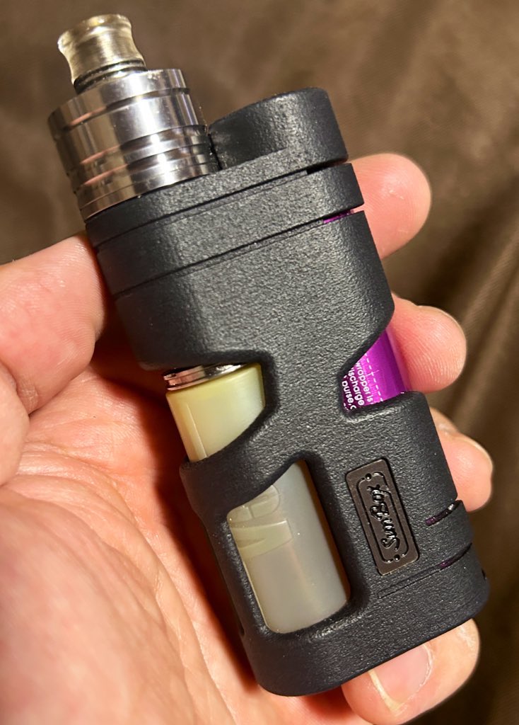 Kzvapor's tweet photo. #sunbox #lv426
ついにGET!!これ最高です😄 https://t.co/SdIocd4p07