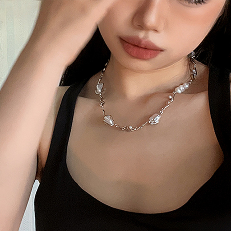 Pearl Irregular Patchwork Necklace Design
jpnyx.com/products/pearl…
Buy now!

#Pearl #IrregularDesign #UniqueNecklace #pearljewelry #usa #jpnyx #ArtisticJewelry #stylishjewelry #ChicAccessories #StatementNecklace #Fashionwear #pearlnecklace #buynow
