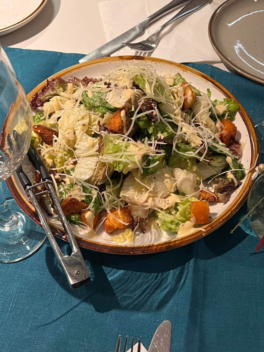 Уухгүйгээр иднэ ^ ^