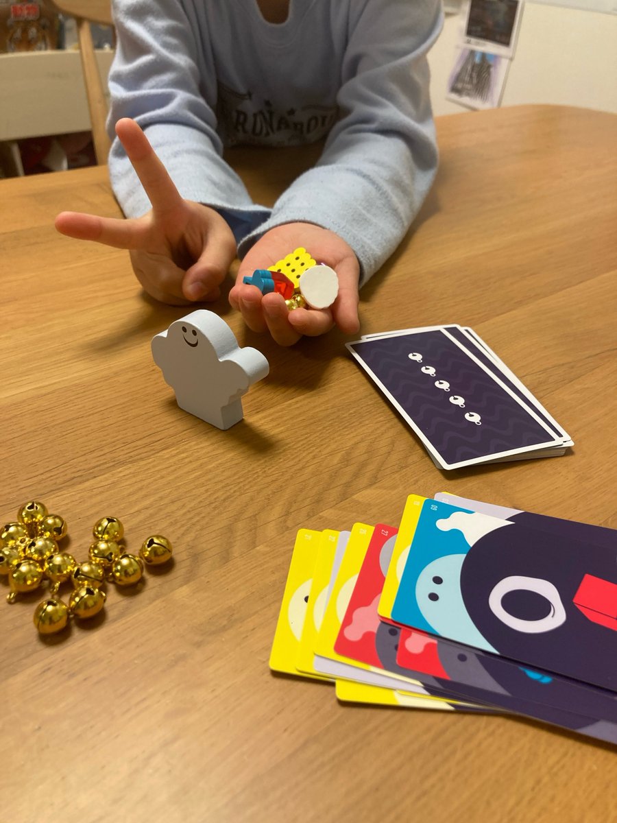 pan3enjoy's tweet photo. Played #DroPolter on 2023-12-23 with 4 players #bgstats
ヒュードロドロップ
ショート版として鈴2個で勝ち
手が大きい方が有利かと思いきや、意外にも子供達も器用にクリアしてくる。
これも息子が勝利。今日は彼がドヤ顔する事が多くて面白かった🤣 https://t.co/A1vryBI3T7