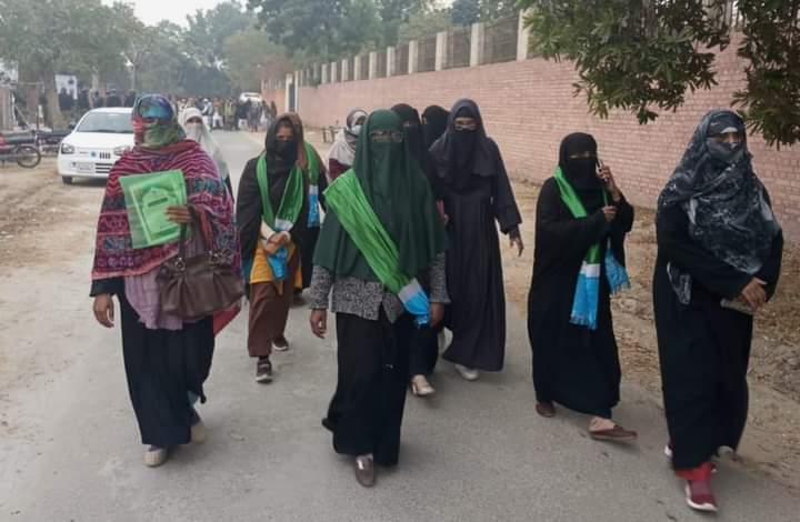 JispOfficial's tweet photo. #لیہ : غزالہ یاسمین نے پی پی 282سے کاغذات نامزدگی جمع کروا دیئے۔
#کاغذات_نامزدگی_جمع #Election2024
#pp282 https://t.co/B1aiaIok7A