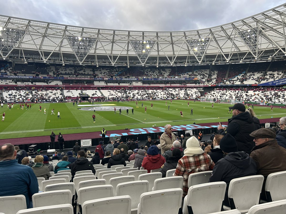 HFT_WHU's tweet photo. So ready for this one, I do love having a season ticket ⚒️COYI⚒️ https://t.co/Dx4itkY5B7