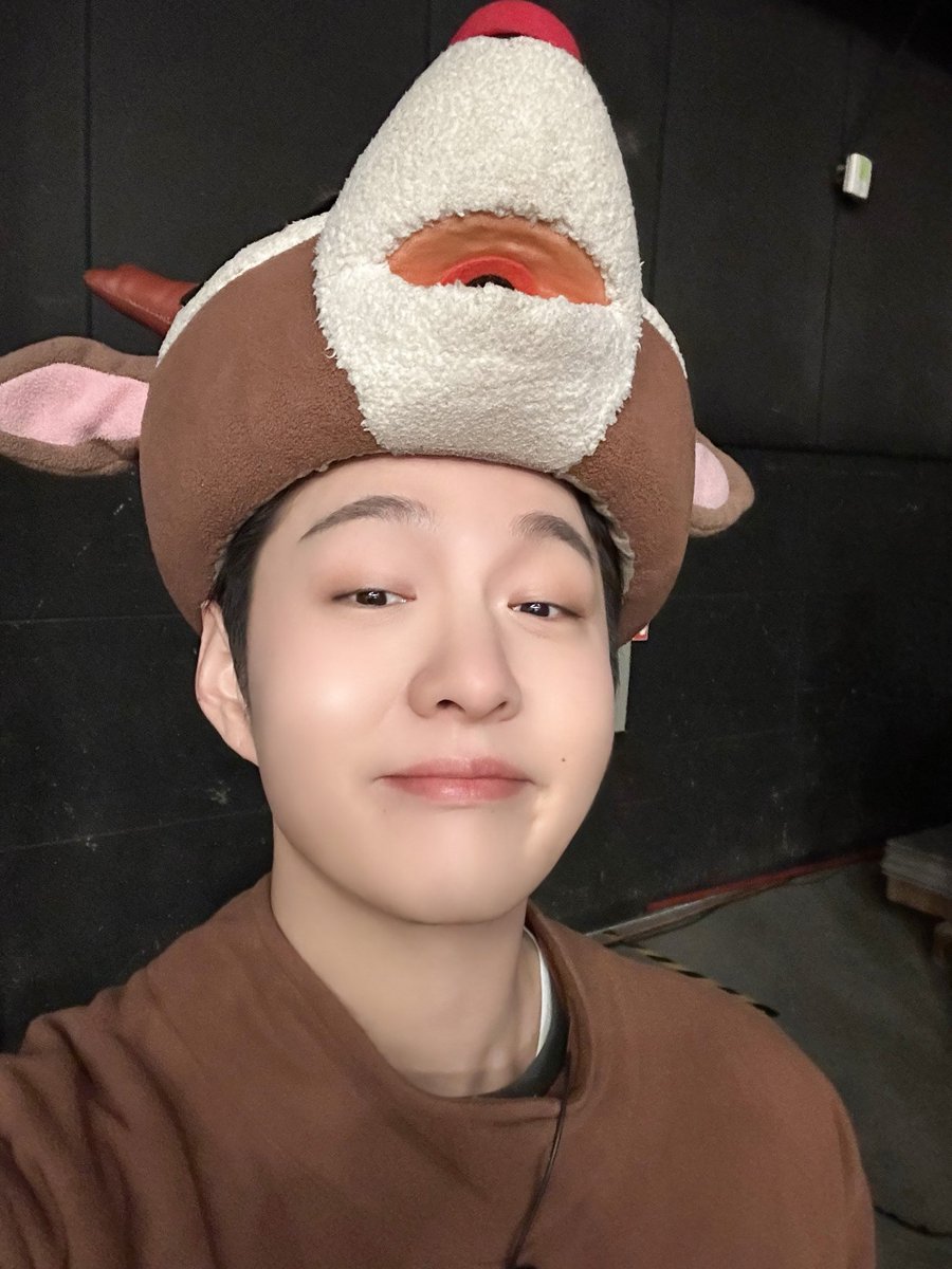 [#이창섭] [📸] ✨231223 tvN #놀라운토요일✨

추운 겨울 크리스마스 선물처럼🎁
놀라운 토요일에 등장한 루돌프 창섭 군💝
섭돌프와 함께 Merry Christmas🎅
🎄.｡.:*･𐂂.｡.:*･🎄

#LEECHANGSUB