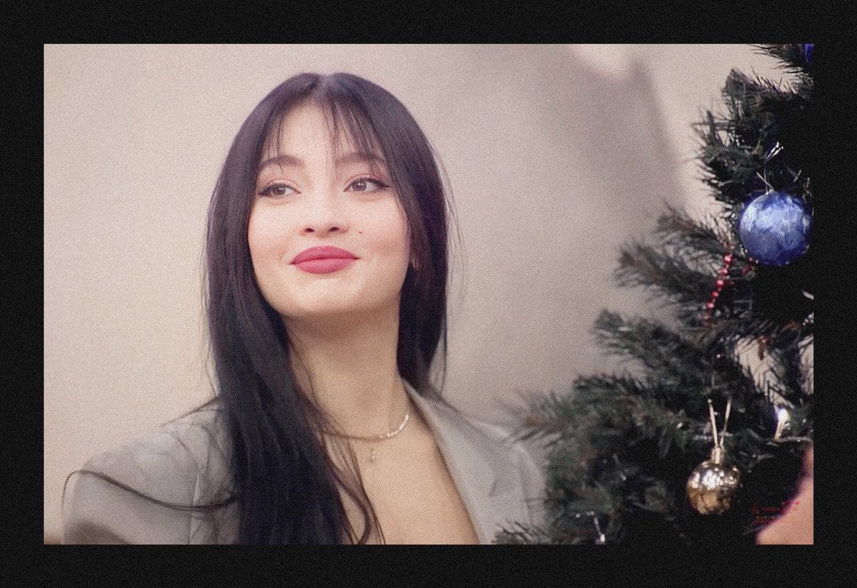 O kadar güzel ki :
yüzü kıskanılası ,
gönlü örnek alınası…🎄🤍
<a href="/nihlekopan/">nihlekopan</a> #NihleKopan 

#KısmetseOlur #Nihle