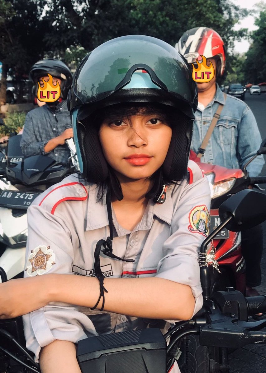 stolenartd's tweet photo. if you see this, quote with four non smiling pics! https://t.co/AoF1nWmHik