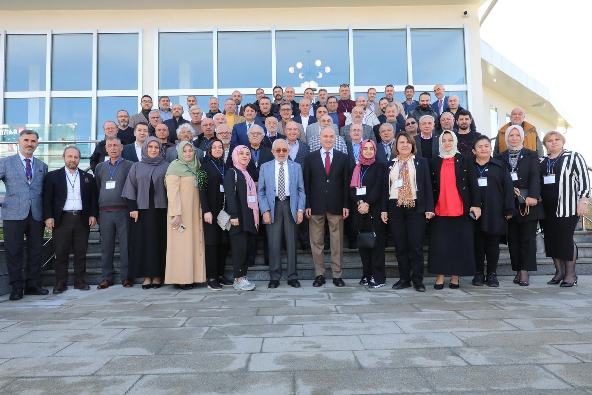 Sanayi ve Teknoloji eski bakanı, Düzce Belediye Başkanı Faruk Özlü' nün ev sahipliğini yaptığı 8. İstişare toplantısında Şube Başkanımız Aydın Yılmaz şube faaliyetleri ile ilgili sunum yaptı.