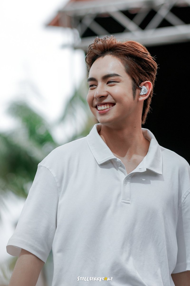 stellberrycake's tweet photo. Culling photos bc it's long overdue 😅 
and found this gem! 🤧 

@SB19Official #SB19 
#SB19_JUSTIN @jah447798 https://t.co/eS2i6j5lbT