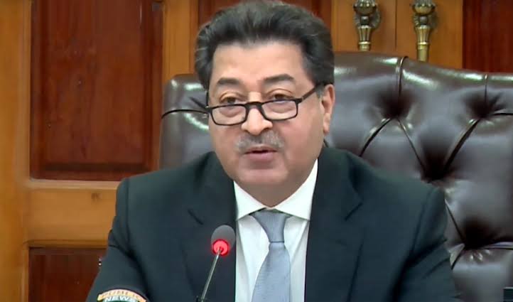 اگر آپ سمجھتے ہیں کہ سکندر سلطان راجہ پر آرٹیکل 6 کا اطلاق ہونا چاہیے تو اس ٹویٹ کو ریٹویٹ کریں۔۔۔!!