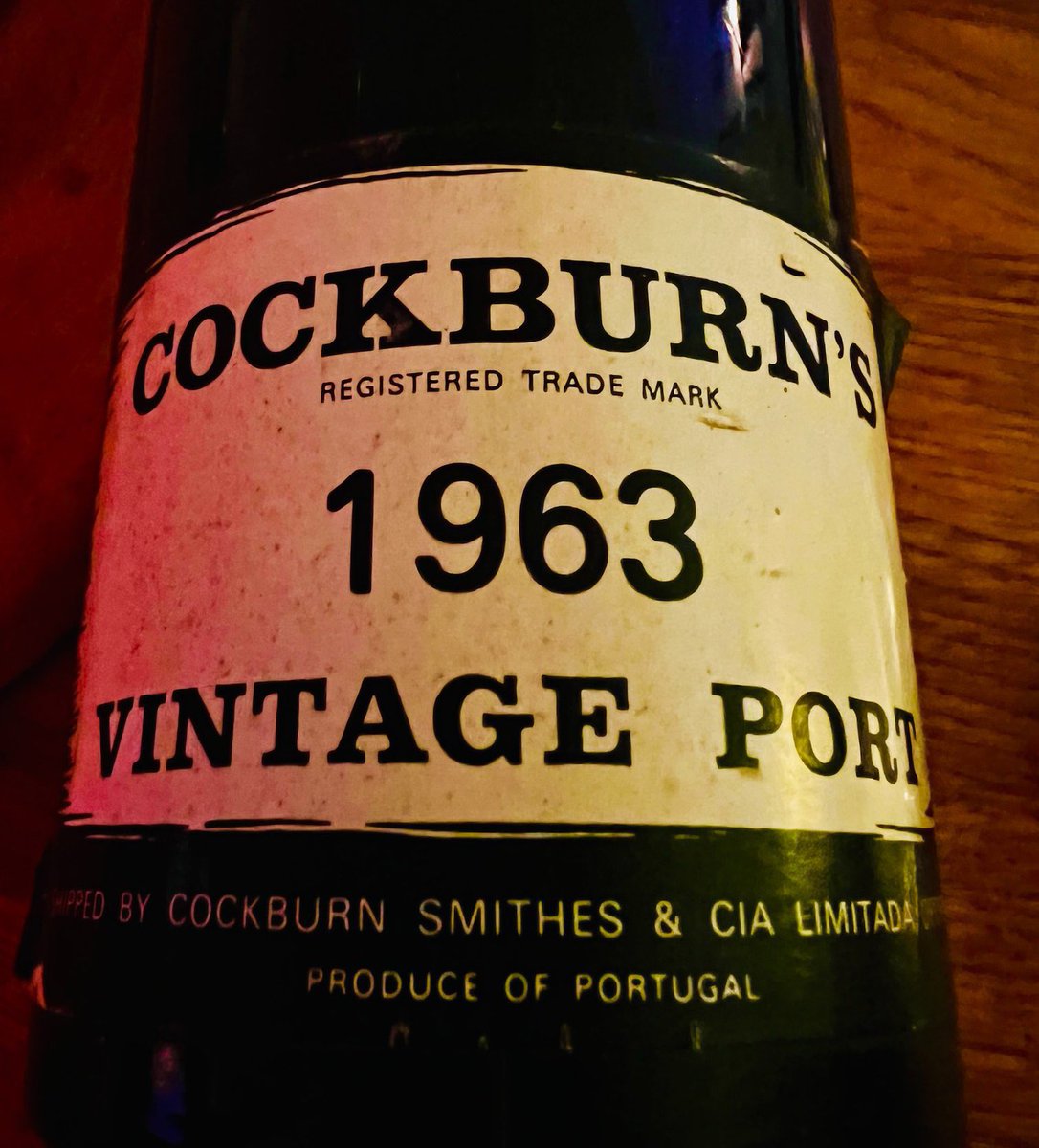 herdwick_gal's tweet photo. Advent Window 23 (Part 1)
Do you know the Bishop of Norwich?βΒ
Port, a favourite Christmas tipple, if the decanter stops passing around the table, you should not demand it, but politely ask βdo you know the Bishop of Norwich?β
1/2
#Soofax
πΈ courtesy of @CumbriaWeather https://t.co/o6sYrwXR9Q