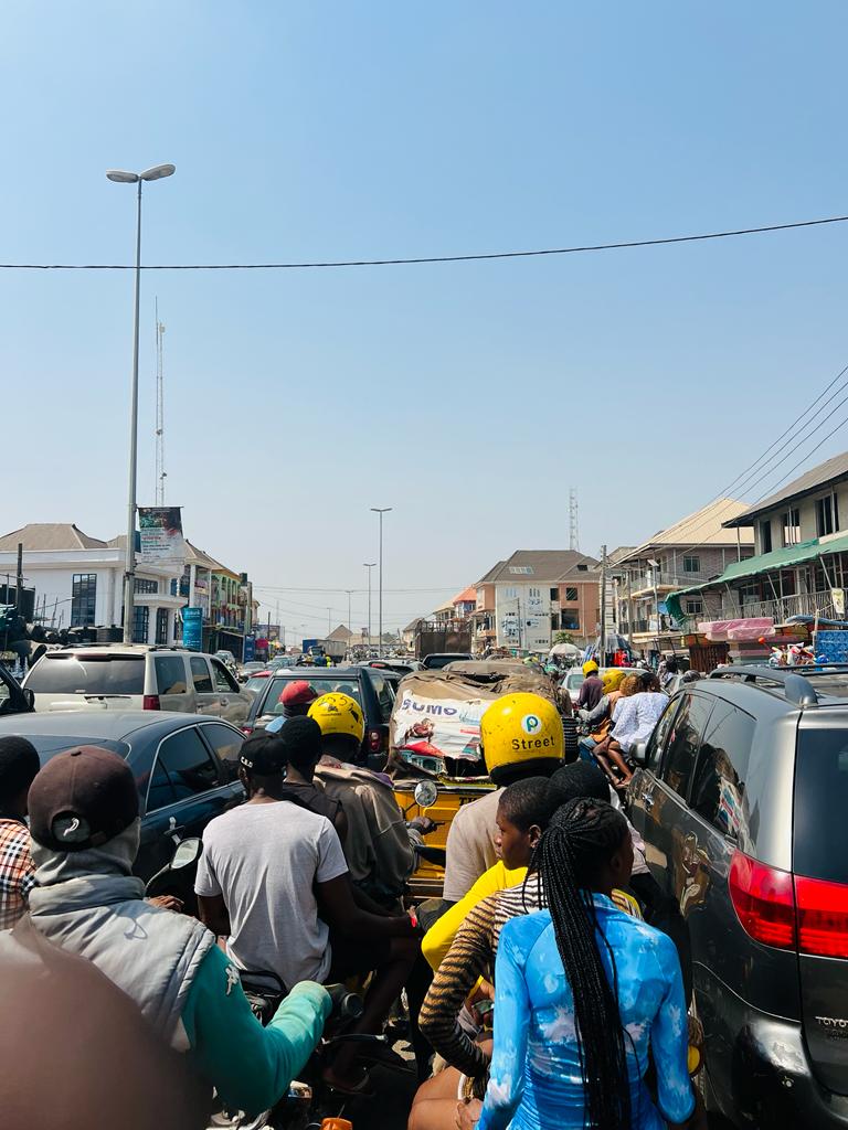 Arakale few days to Christmas 🎄 
<a href="/_akurehowfar/">AkureHowFar</a> <a href="/Akure360/">BALOGUN Ogidiolu 360°</a> <a href="/AkureBuynSell/">OFFICIAL AKUREBUYNSELL HUB</a> <a href="/AKURECITY/">City Of Àkúrẹ́ (Olóyèmẹkun)</a> <a href="/AkurePlug/">The Akure Plug 🔌</a> <a href="/shawarmaking01/">Shawarmaking01. Best shawarma plug in Akure</a> <a href="/StreetofAkure1/">Street of Akure</a>