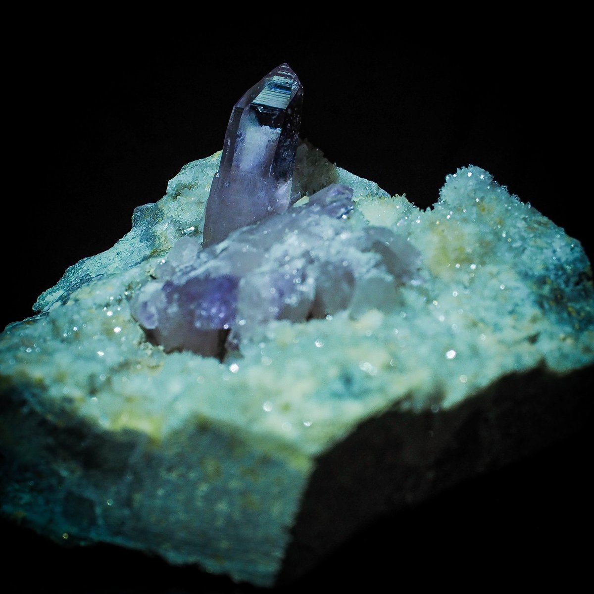 minerals_j's tweet photo. Amethyst Quartz
Amatsukayama, Shichirizawa, Obara, Shiroishi City, Miyagi Prefecture, Japan

紫水晶
宮城県白石市小原七里沢雨塚山 https://t.co/cIa5LcIQHT