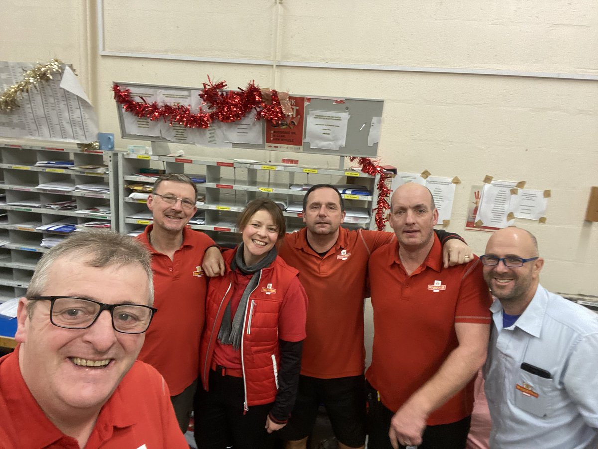 My 32 Xmas completed at Royal Mail, great colleagues to work with.
Thanks for always being willing to swap a day off and just being a fantastic bunch. #royalmail #umberleighsection <a href="/LGA_Independent/">LGA Independent Group</a>