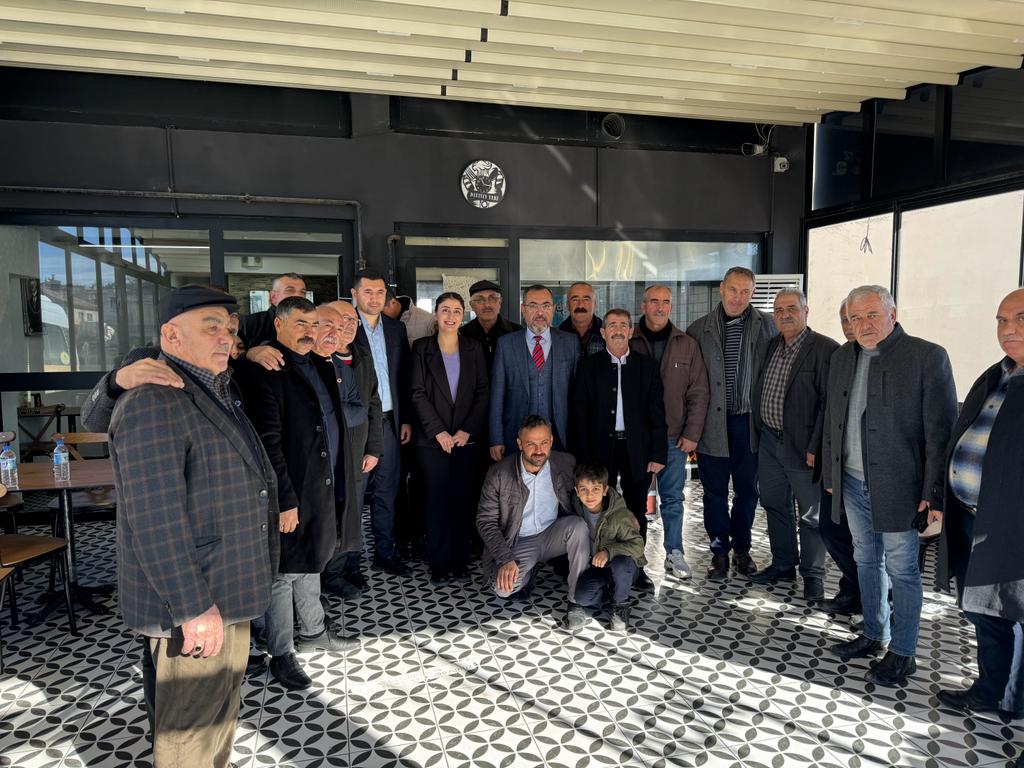 nidaver6906's tweet photo. Bugün Elmadağ muhtarlarımızla kahvaltıda buluştuk AK Parti Elmadağ aday adaylarını tanıttık dua  ve desteklerini istedik Elmadağ kazanacak @AkGenel @jsarieroglu @hakanhanozcan @AlpDoganMHP https://t.co/Q7H8kc3iOt