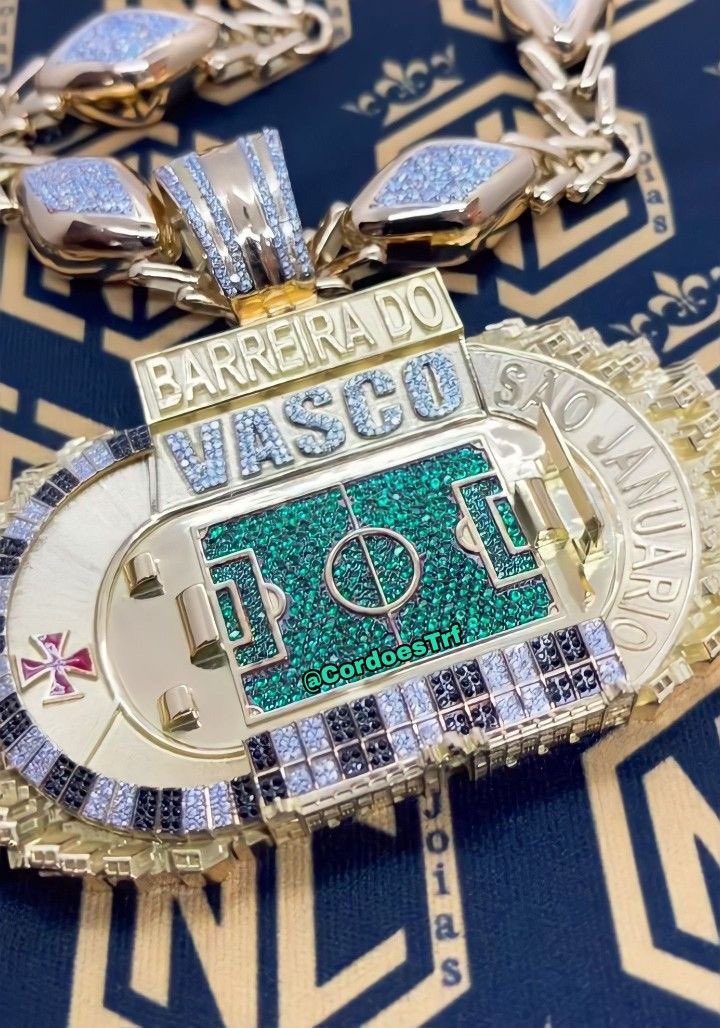 PomboMilGraau's tweet image. "se um dia eu ganhar na mega sena ninguém vai saber"

Eu no dia seguinte: