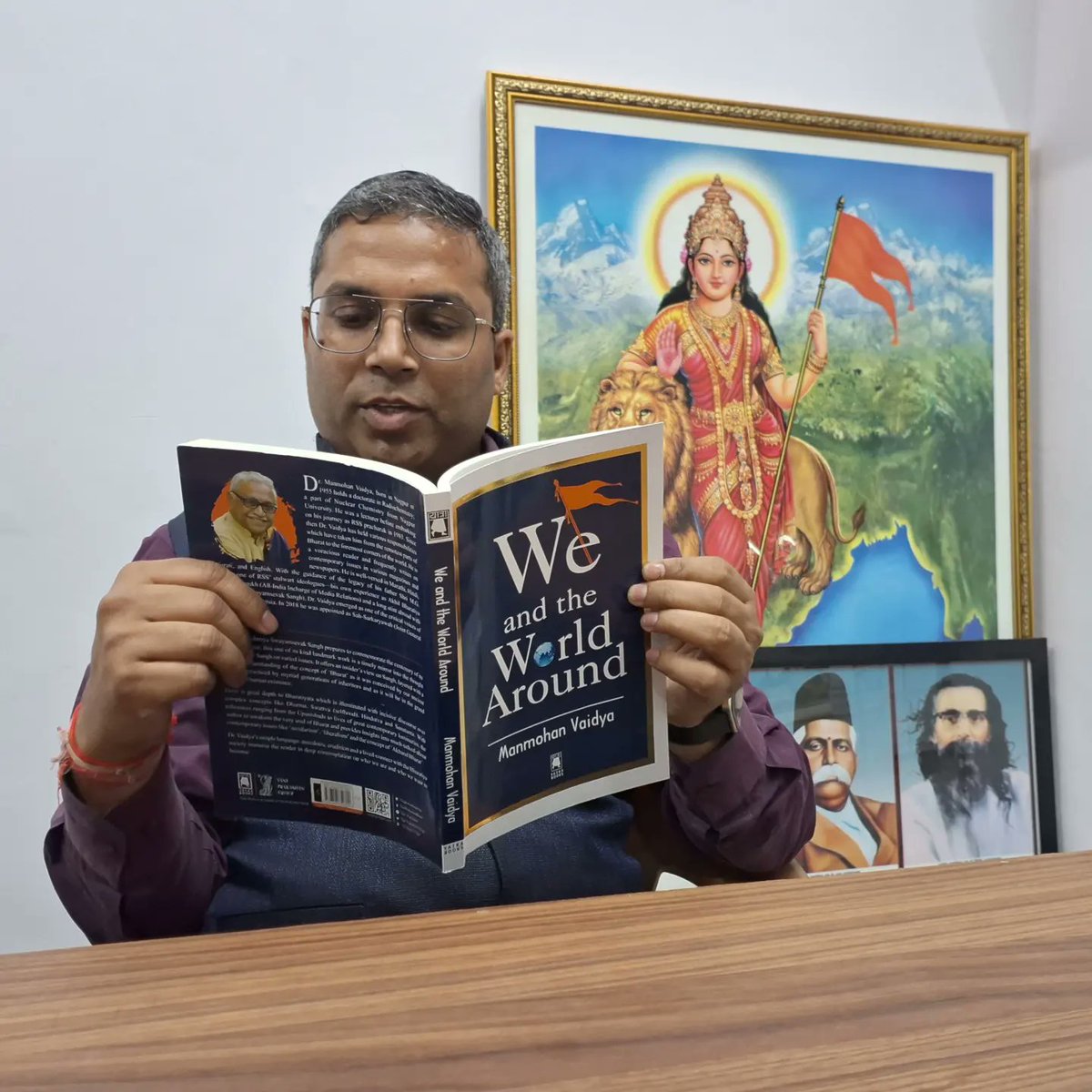 lokendra_777's tweet photo. राष्ट्रीय स्वयंसेवक संघ के सह सरकार्यवाह डॉ. मनमोहन वैद्य जी की पुस्तक We and the World Around की इस समय बहुत चर्चा है। अर्चना प्रकाशन, भोपाल पर यह पुस्तक उपलब्ध है। #RSS #NewBook #RssThinkTank #bookstagram #booklover @RSSorg https://t.co/fVcnBKGnzD