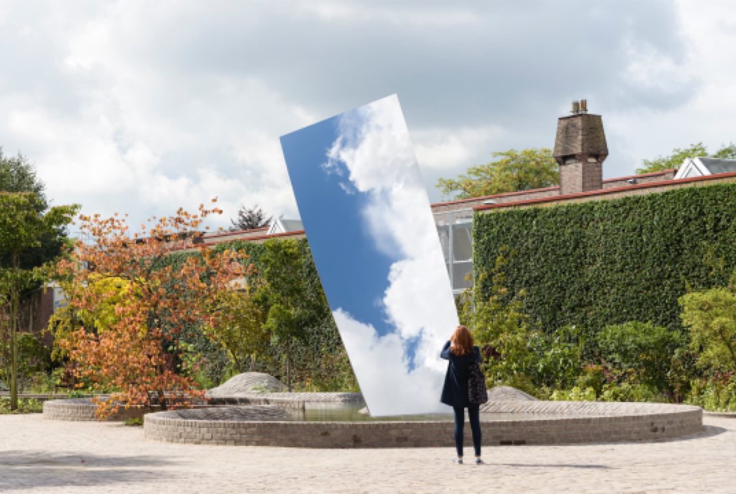 walterdewit's tweet image. Sky mirror ook fantastisch, buiten op het plein. #dePont