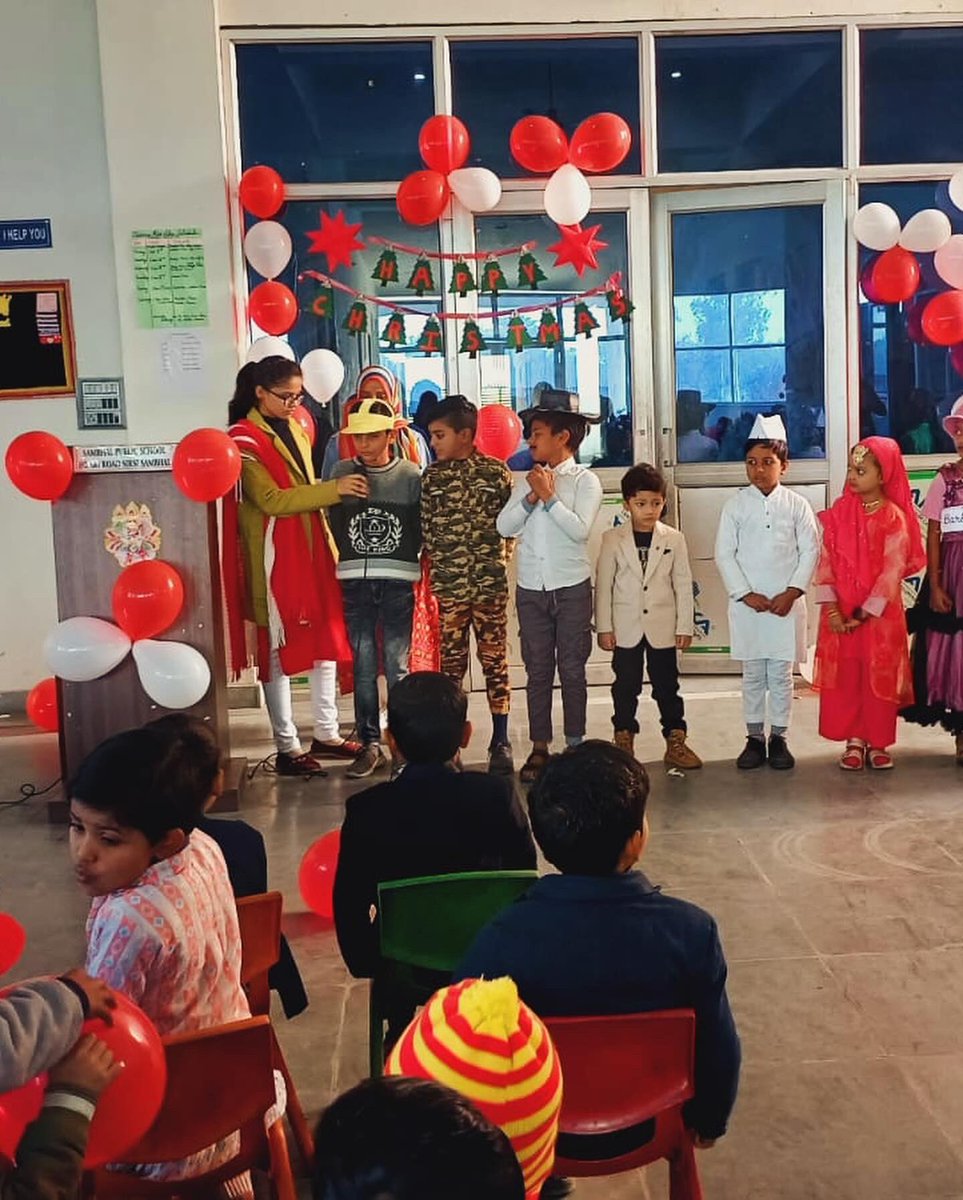 SambhalSchool's tweet photo. Sambhal Public School had a wonderful time engaging in all the fun activities to celebrate Christmas.

Merry Christmas Everyone ❤️🎅🏻 

#SambhalPublicSchool #Christmas #Xmas #Sambhal https://t.co/Xau83jjIG5