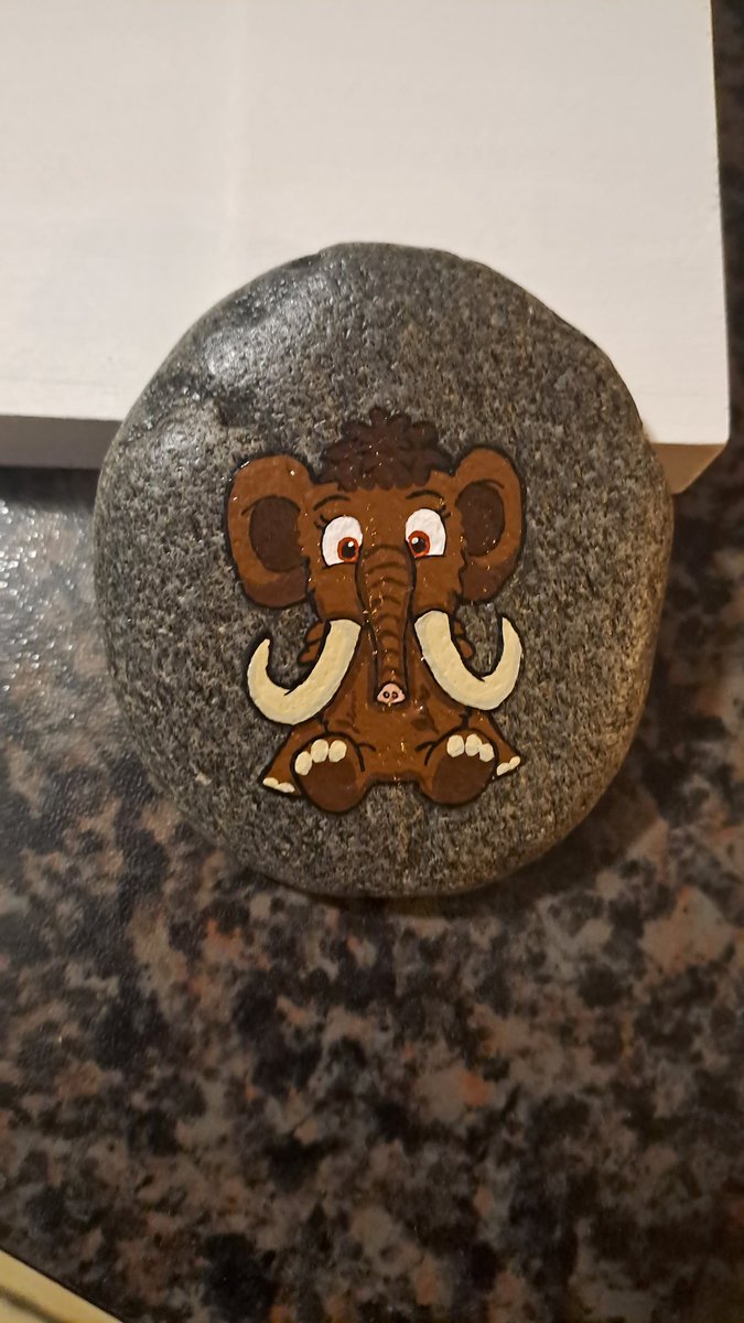 SteveRocksSpace's tweet photo. Got a surprise package during the week. Thank you Tyler @VeeRocks_eth for this. Will be a treasured piece in the collection. One of my @veefriends characters from mint day. #VeeRocks #VeeCarve https://t.co/cnxz18cNT3