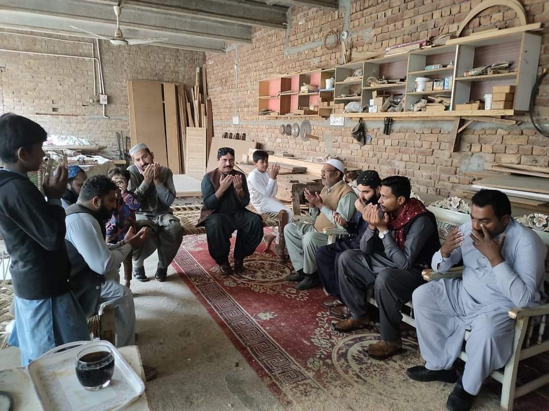 KhetranPP214's tweet photo. سردار محبوب خان کھیتران (امیدوار PP-214 MPA) کی چاہ بی بی والا آمد, عمر خان بلوچ  کے چچا کی وفات پر فاتحہ خوانی
#PP214
@NawazSharifMNS @betterpakistan @CMShehbaz @AyazSadiq122 @AbidSherAli @akleghari @RanaSanaullahPK @SenPervaizRd @MIshaqDar50 @HamzaSS @Marriyum_A @KhSaad_Rafique https://t.co/YMQksr1RLe