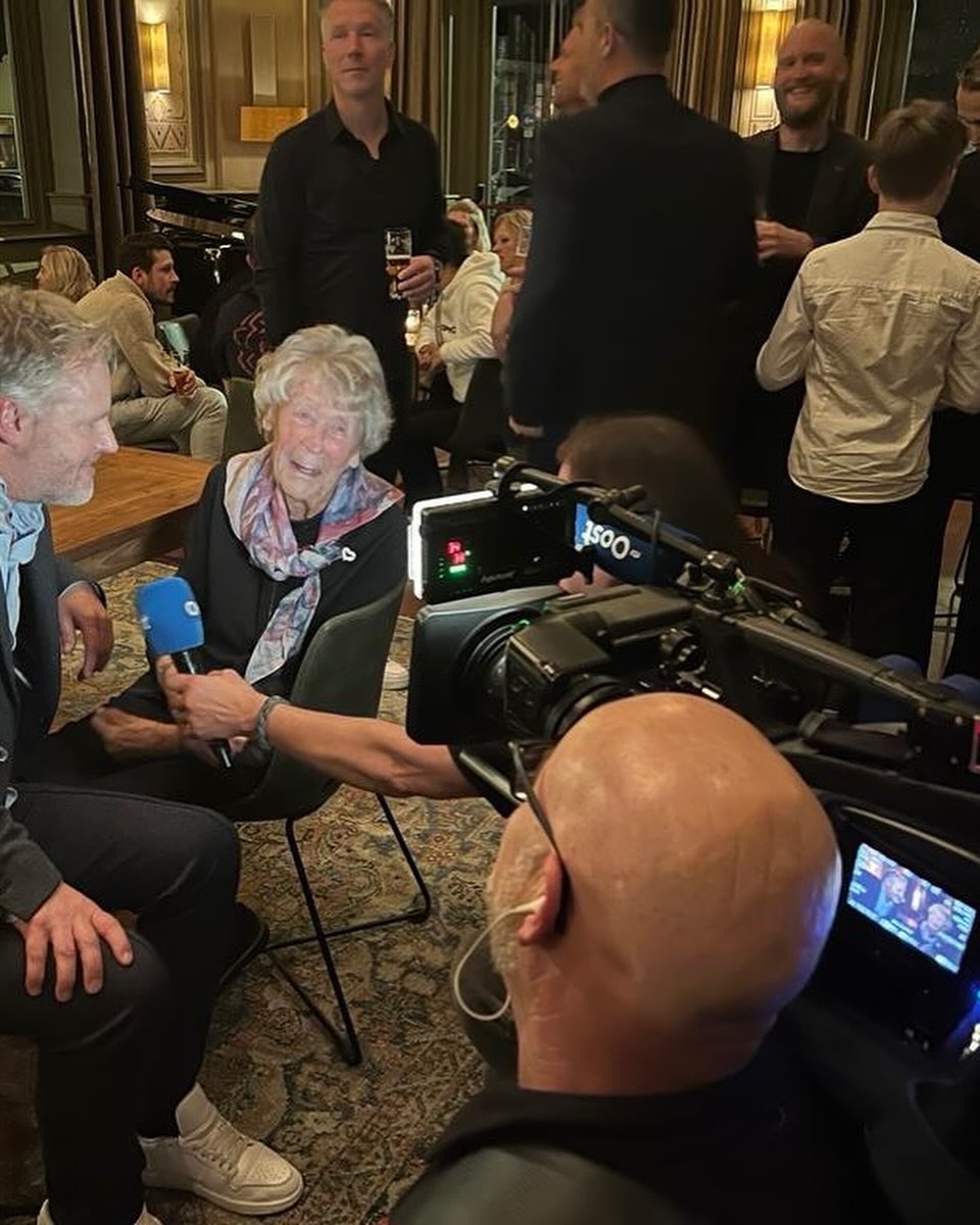 Andre van der Zee tweet media