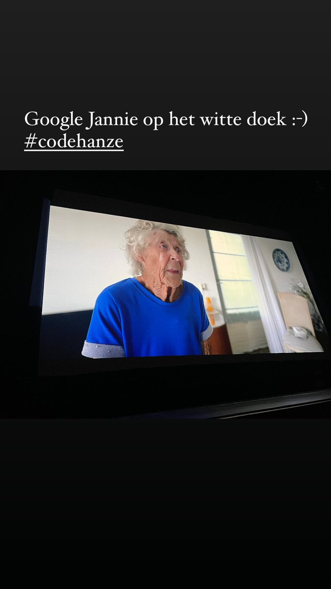 Samen met mijn 101 jarige tante geheim agent spelen was een feestje:-) 😎 🔫 #codehanze #googlejannie #premiere