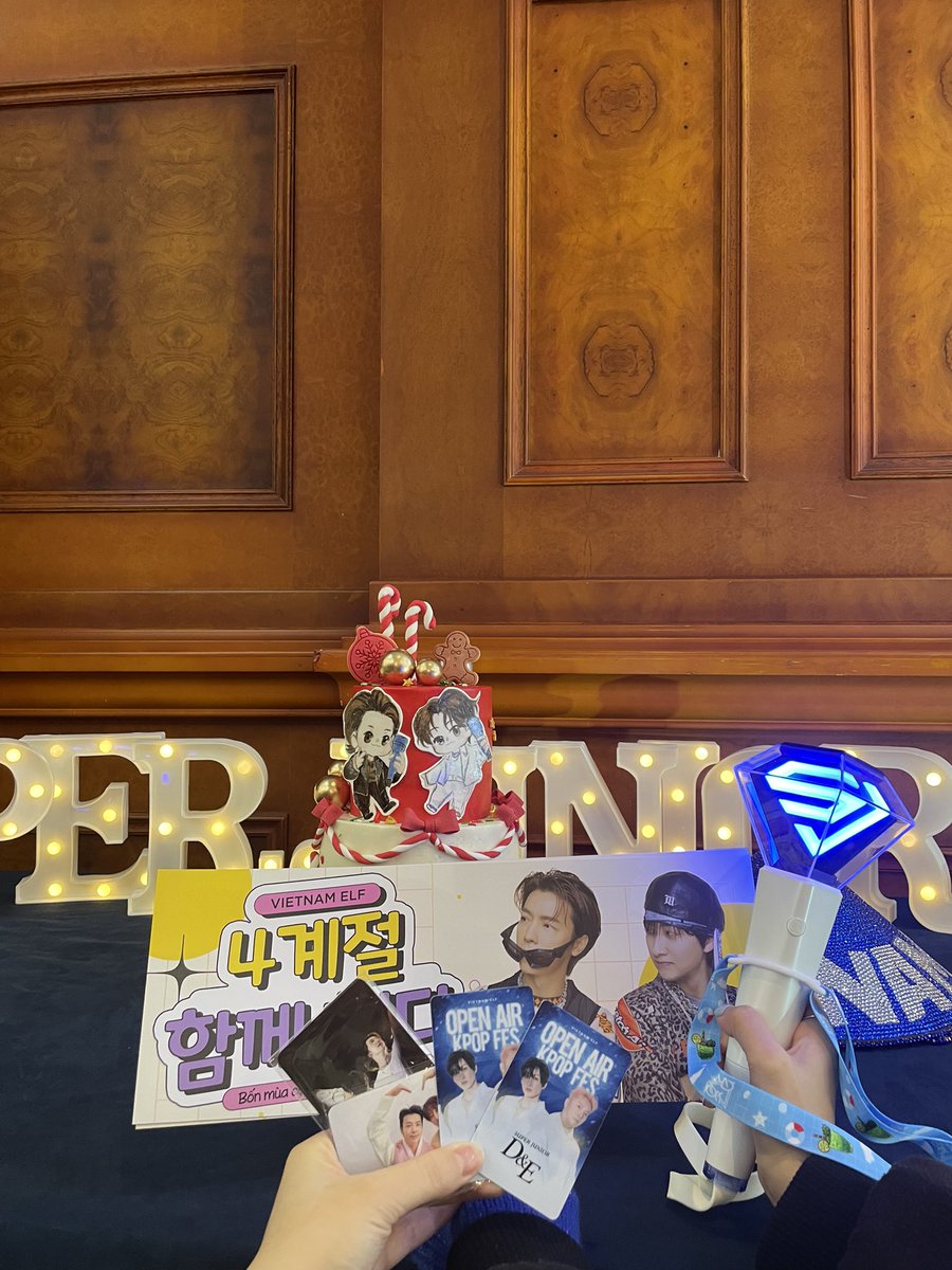 linhwon97's tweet image. Although the Xmas festival in Vietnam has been postponed, this is how V-ELF "heal" each other💙💙💙 #SuperJuniorDnE #Xmasfestival #VELF
