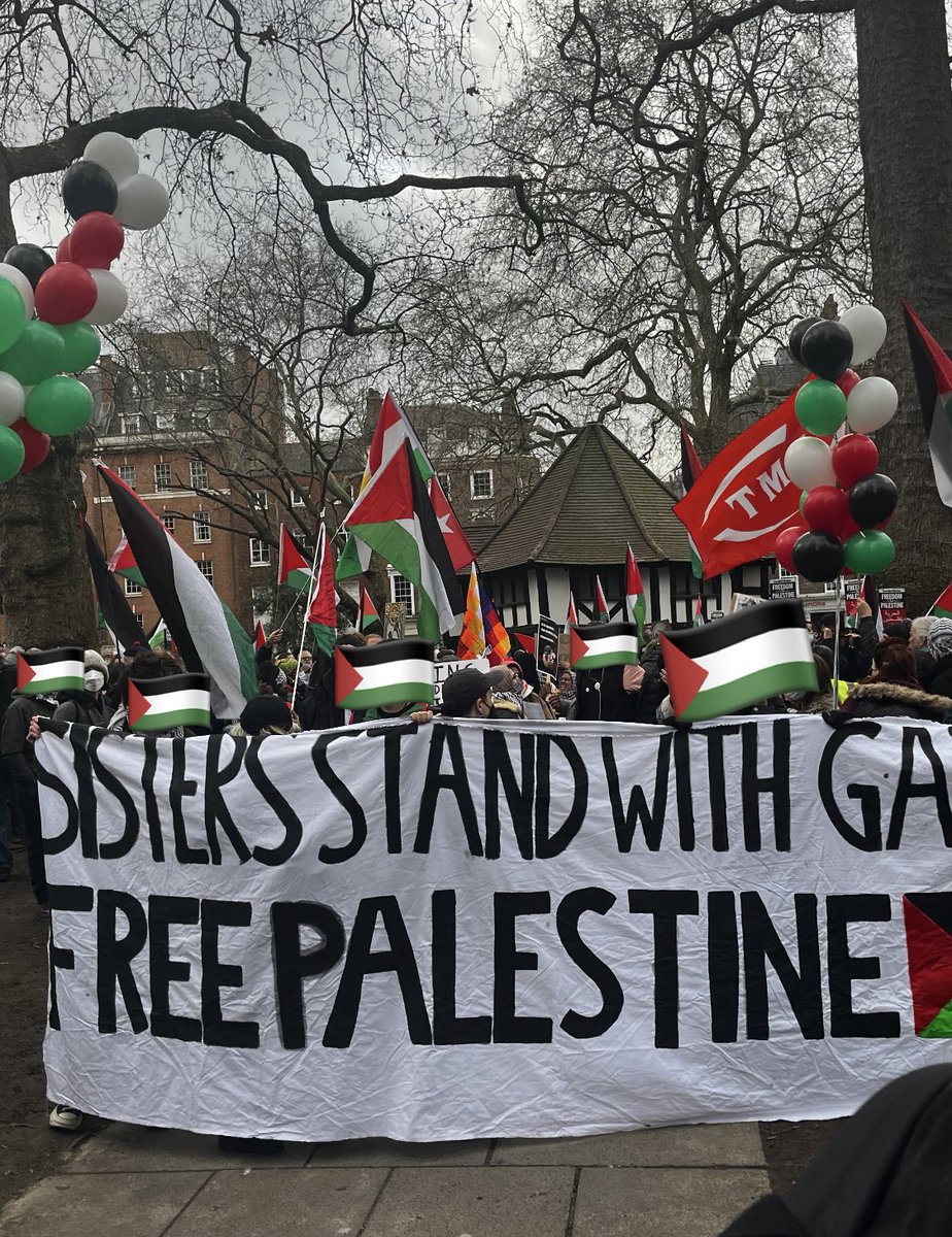 Thousands pack out Soho Square. We refuse to become accustomed to genocide. 20,000 dead. 8,000 reported to be trapped under the rubble. No more business as usual. #PermanentCeasefireForGazaNOW