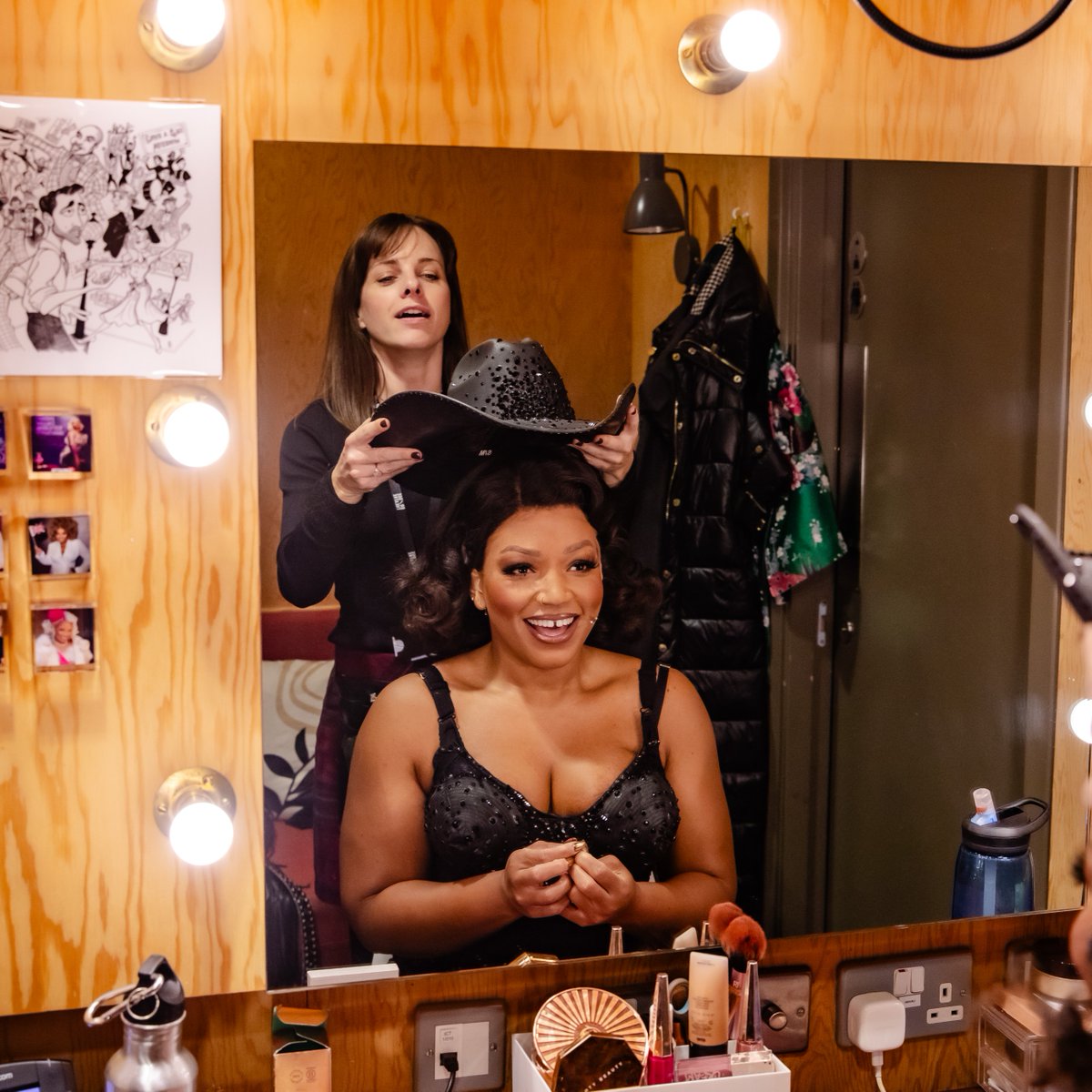 _bridgetheatre's tweet photo. Backstage fun with the cast of Guys &amp; Dolls🎲

📸 @dannykaan https://t.co/X0ntnVb1bf