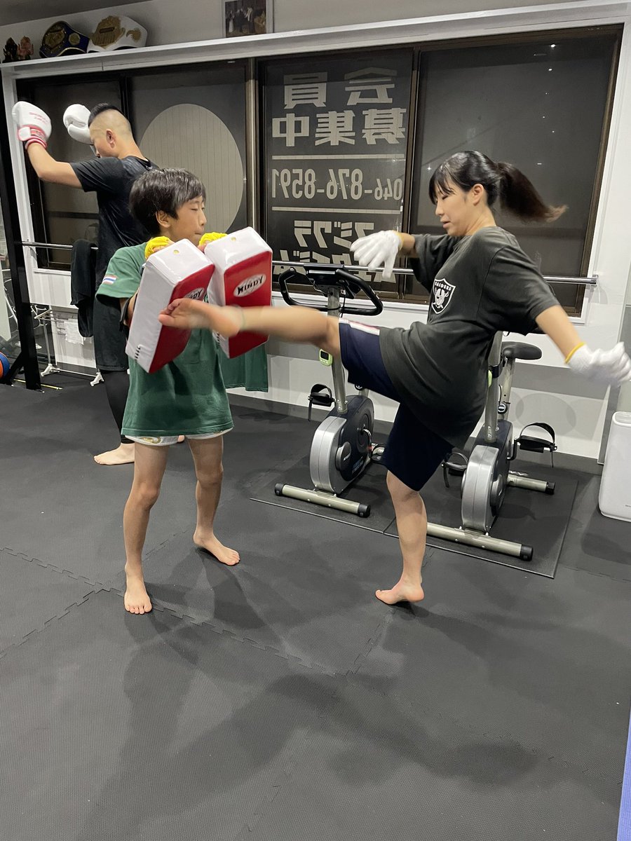 sfmgmiurabeach's tweet photo. 今日もがっつりムエタイ楽しんでます！
#三浦市 #尚武会 #尚武会フジワラムエタイジム #maxmuaythai #藤原乃愛 https://t.co/eUdFnh092W