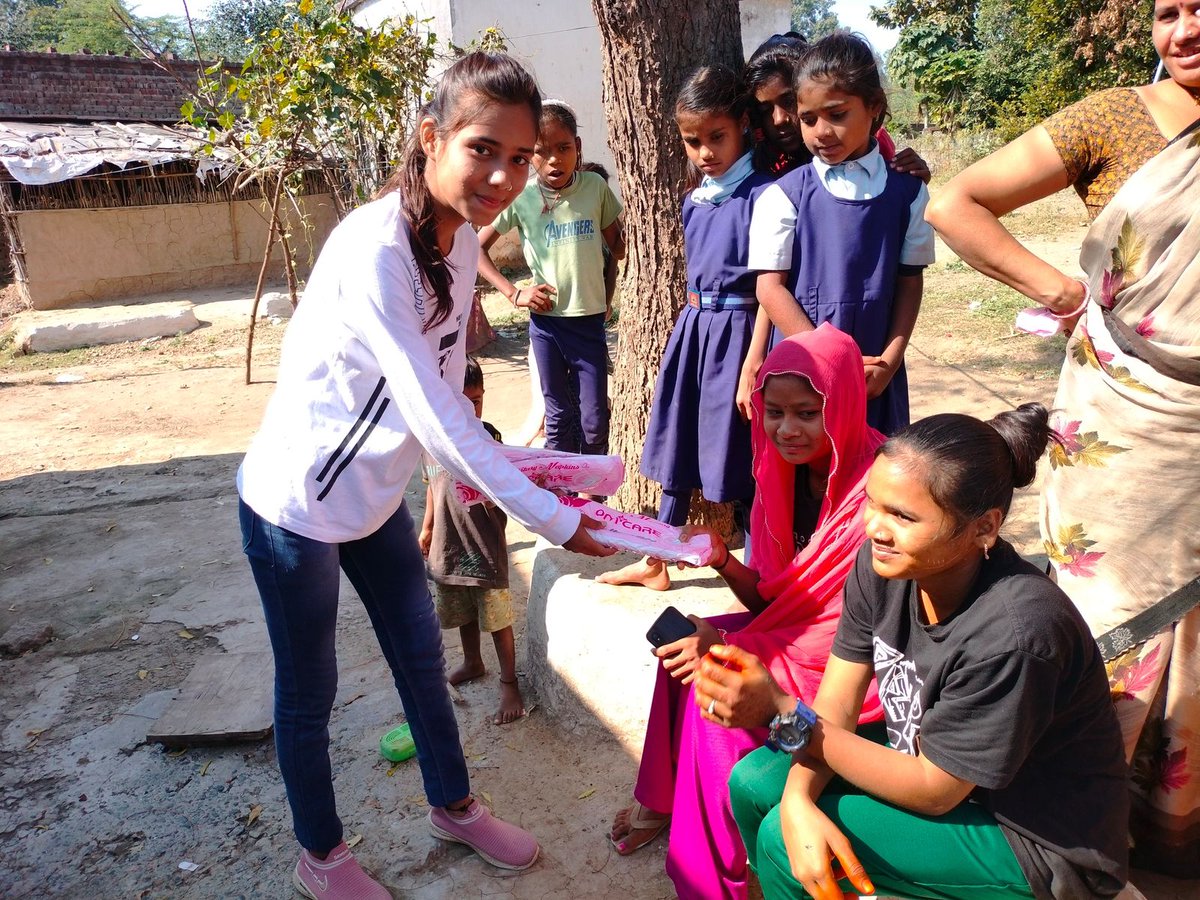 abvpmalwa_mp's tweet image. आज ब्रह्मपुर जिले की नेपानगर इकाई द्वारा सेवार्थ विद्यार्थी (SFS) के माध्यम से स्थानीय बस्ती में ऋतुमति अभियान के अन्तर्गत सैनिटरी पैड्स का वितरण कर महिलाओं एवं छात्राओं को स्वास्थ्य संबंधित जानकारी दी गई ।