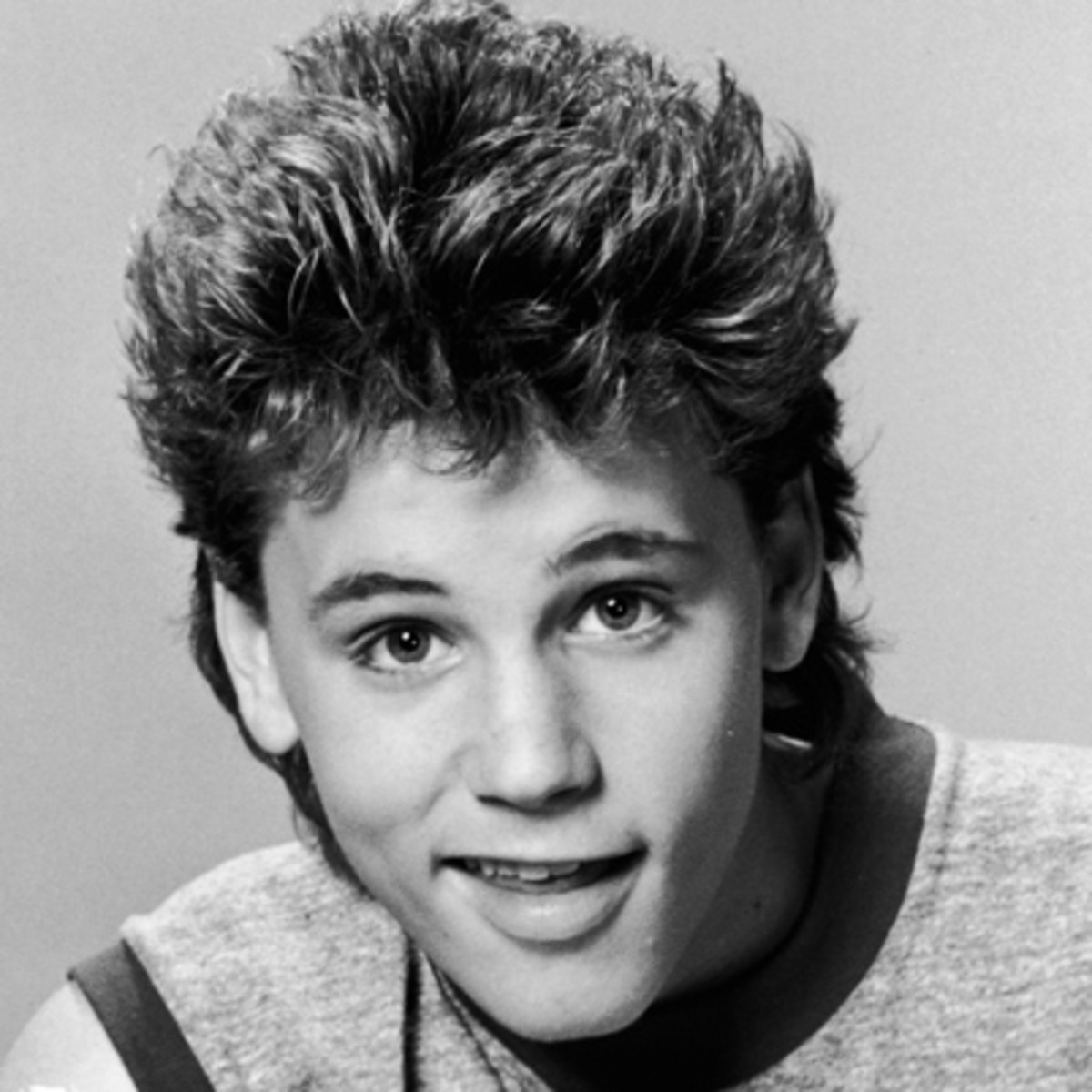 landofthe80s's tweet image. An iconic teenage figure of the '80s, the late Corey Haim was born on this date in 1971 (passed away in 2010). #RIPCoreyHaim