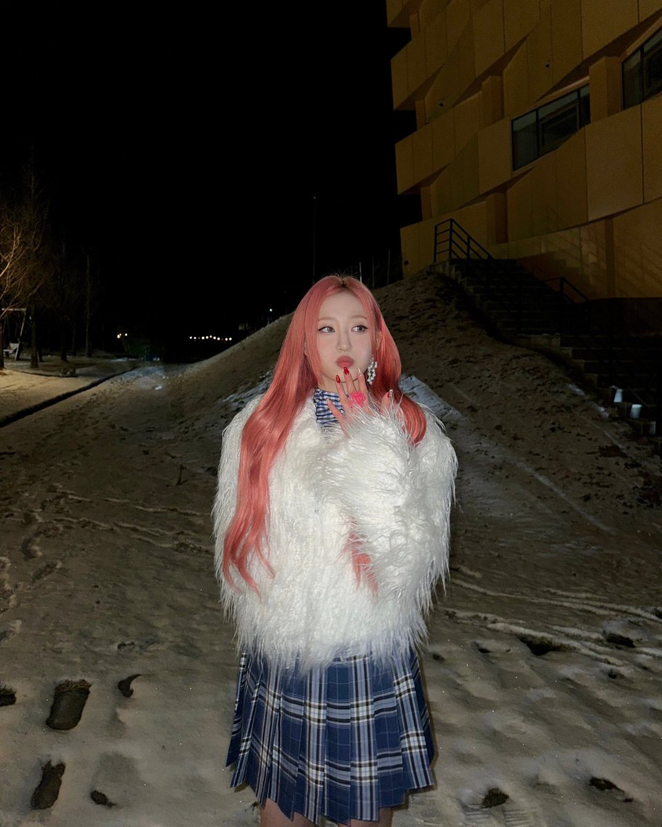 Hwiseo Brasil tweet media