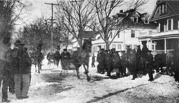 TomsRiverOnline's tweet image. It is OLD PHOTO SATURDAY.... today's photo shows the Sleigh Races that took place on Main St., Downtown Toms River, between Union and Dover Streets. The year is 1910. #oldphoto #tomsriver