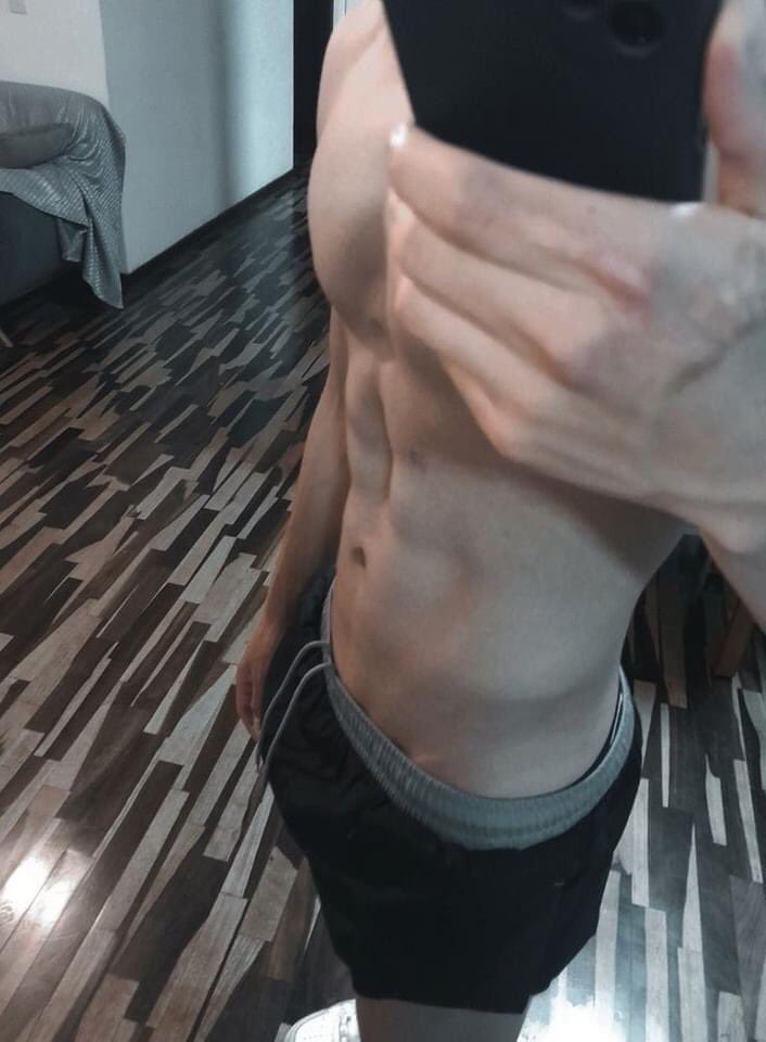 ysym3189's tweet photo. يحتاج اضخم شوي لو لا 😁🖤
#gay https://t.co/Gmq7Y4HKj8