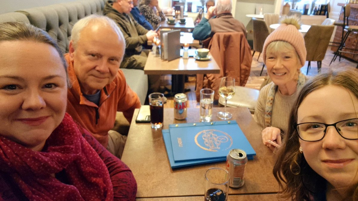 _KColeo's tweet image. Cole family lunch @ The Kirkwall Hotel after a rather driech walk at #Scapa

Nice and cozy now! 🥂