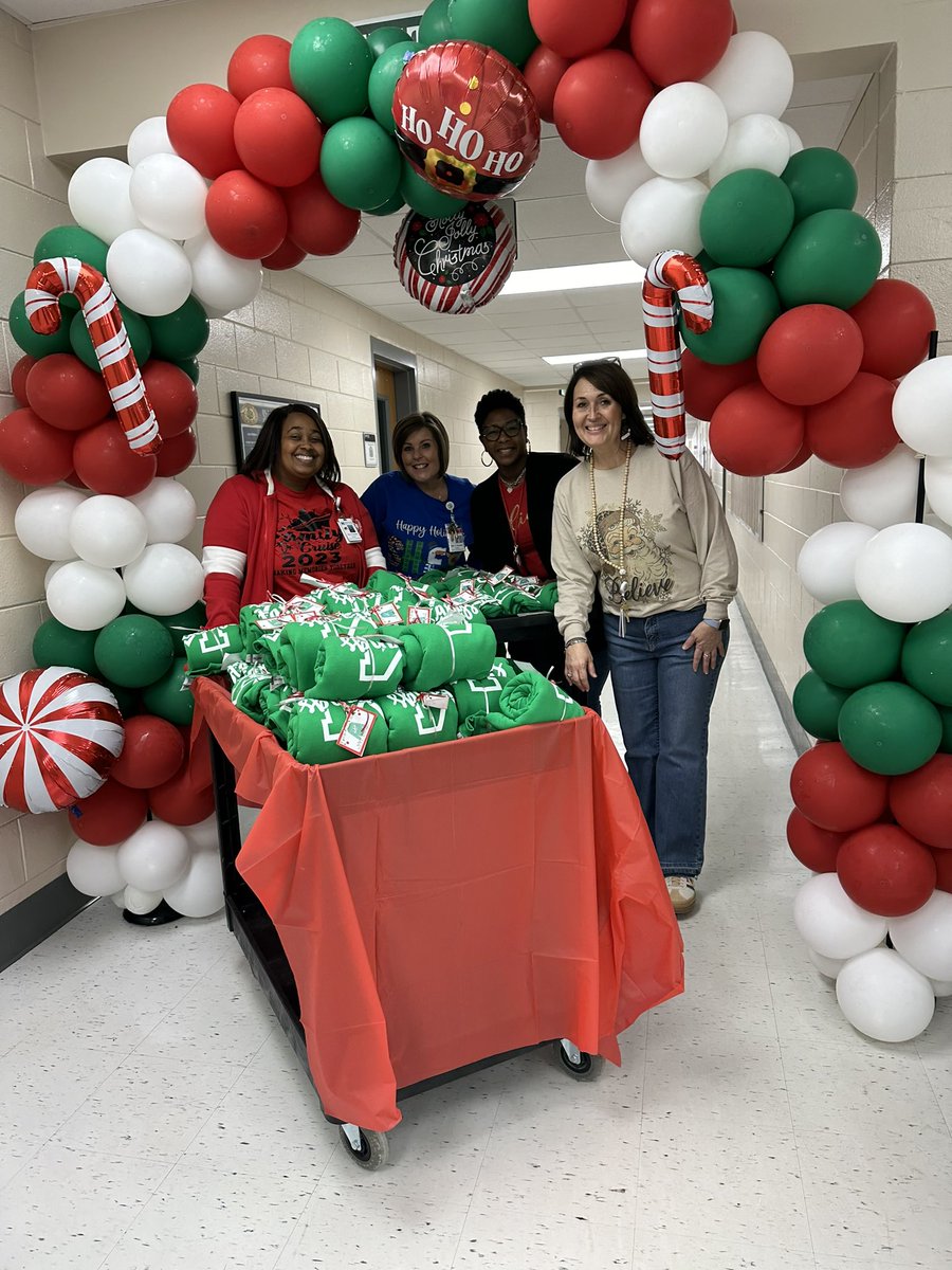 AliBuzzell's tweet image. It was a great week at The Hills.  #learningisrequired but we love the care, compassion and celebration too!
#SHESallthat