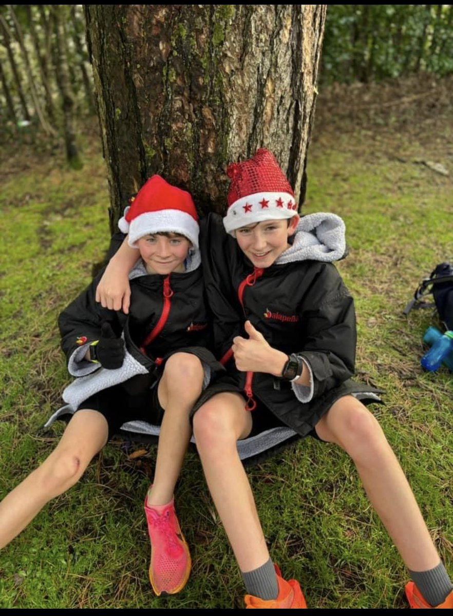 Luke7goingforg1's tweet photo. Merry Christmas everyone thanks @Maestegparkrun @parkrunUK we had a blast today #volunteers you were brill #younghivizheroes #CommunityEngagement @CrohnsColitisUK 💜 #Resilience @SSCECymru @WelshAthletics 🎅🎅🎅🏃🏻‍♂️🏃🏻‍♂️🏃🏻‍♂️ proud of the boys today 3rd/4th place Jack PB 19:25 luke 20:05 https://t.co/tb3pXM4u5C