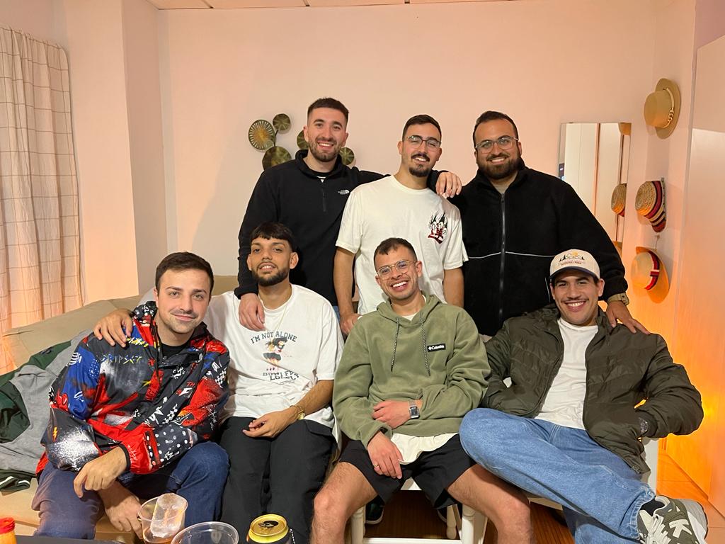 TazzYeah's tweet photo. Ayer nos juntamos estos cabrones. Imagínense todos estos sobre un mismo track 🤣😈🔥 https://t.co/drccvZM0rw