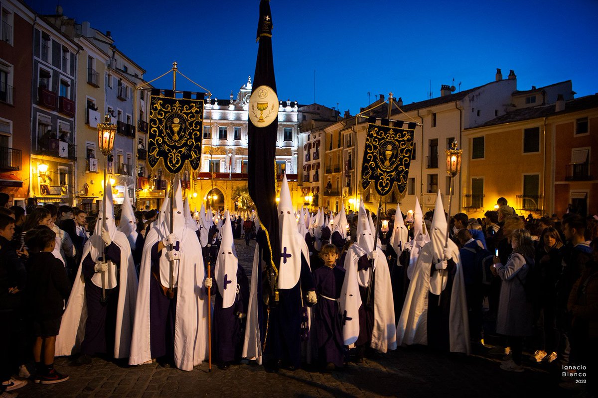 HuertoSEsteban's tweet photo. Obituario: ha fallecido nuestra hermana Feli Pardo Martínez, una de las generosas donantes de nuestros estandartes de cabecera de la procesión. Dep https://t.co/ZPGoIQG8AF