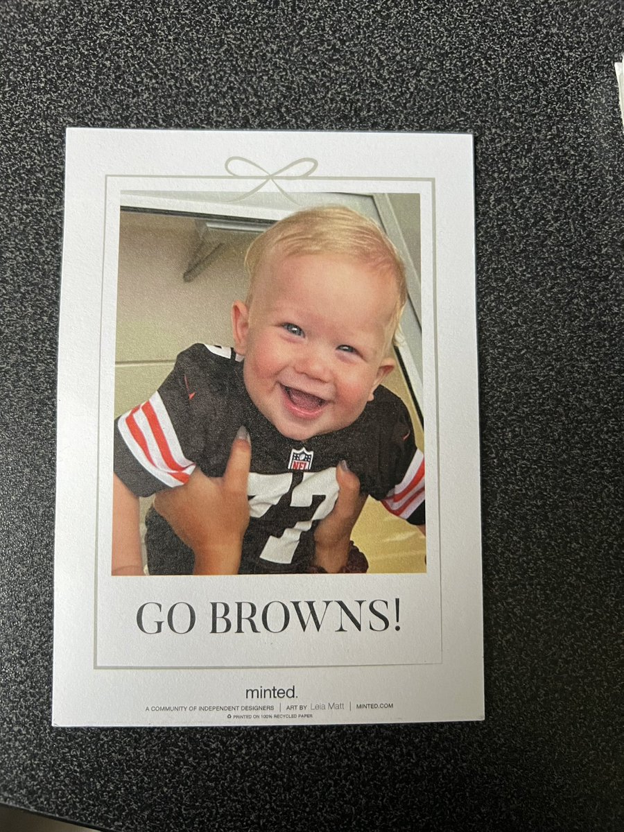 _leewayne's tweet photo. @carlyteller Thank you for the Christmas card!! Merry Christmas and #GoBrowns https://t.co/Jxj1TdN7vj