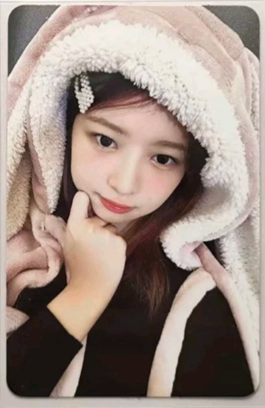 wonysbeloved's tweet photo. lfs wtb want to buy!! ☆ 

- rei makestar blanket

! prefer ready ina, flexible budget but no ovp, can co thru shopee 🍊 !

please hmu if ure selling!! 

t. rei ive makestar mine selimut

#pasarive #pasarkpop #IVE #REI https://t.co/k0CUaKj2yW